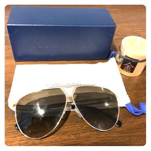 Authentic Louis Vuitton Aviator Sunglasses